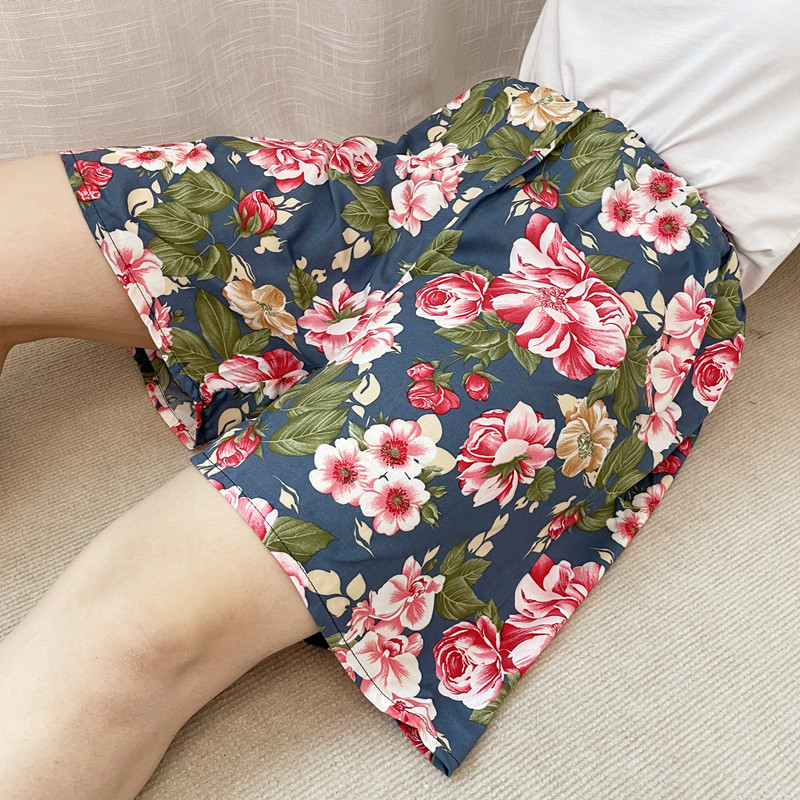 Naiste suvised aplikatsiooniga lühikesed püksid