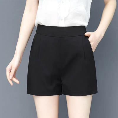 Γυναικείο σορτς casual με κεντητή επιγραφή