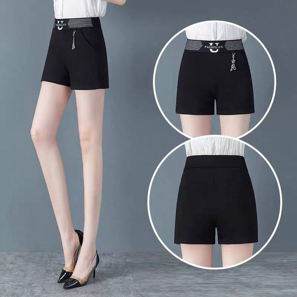 Γυναικείο σορτς casual με κεντητή επιγραφή