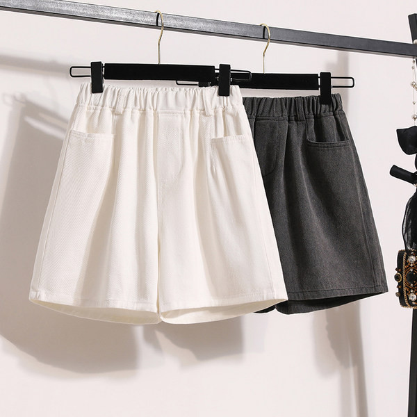 Γυναικείο τζιν σορτς με τσέπες