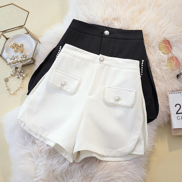 Къси дамски панталони с декорация перли