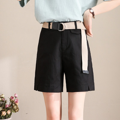 Vabaaja naiste lühikesed püksid koos vööga