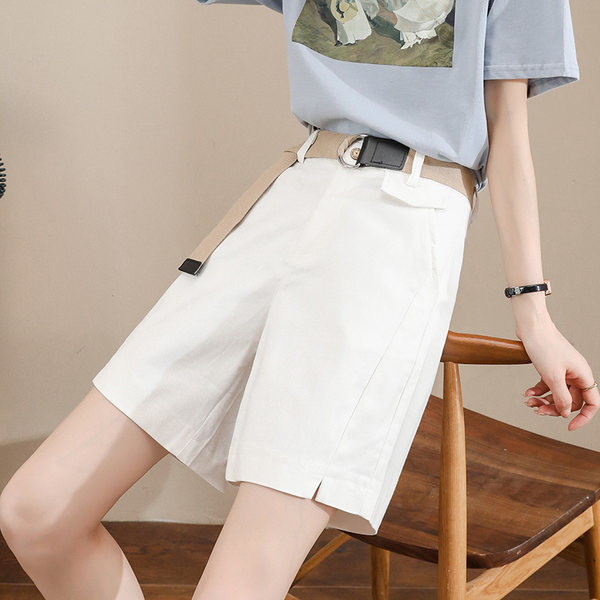 Vabaaja naiste lühikesed püksid koos vööga