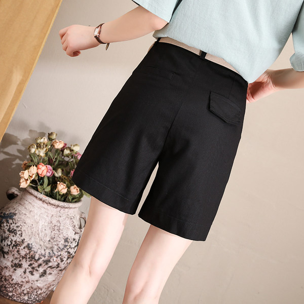 Vabaaja naiste lühikesed püksid koos vööga