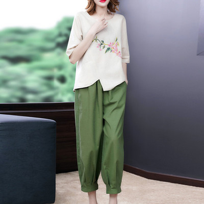 Καθημερινό γυναικείο σετ - T-shirt και φαρδύ παντελόνι