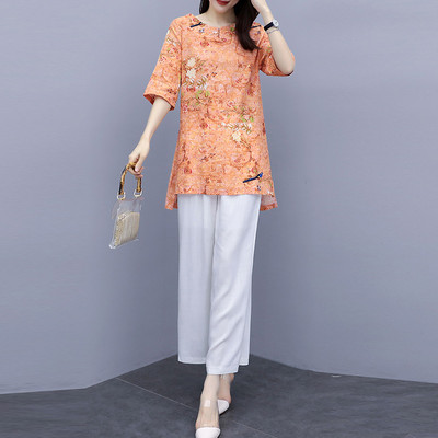 Naiste kaheosaline komplekt ovaalse kaelusega ja 3/4 varrukatega