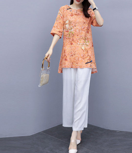 Naiste kaheosaline komplekt ovaalse kaelusega ja 3/4 varrukatega