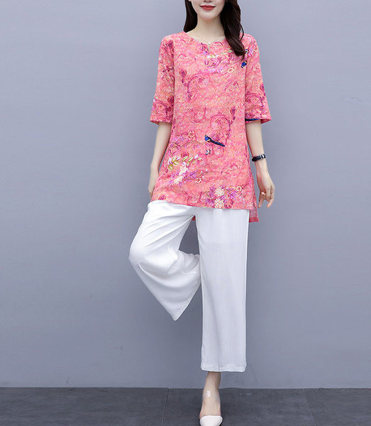 Naiste kaheosaline komplekt ovaalse kaelusega ja 3/4 varrukatega