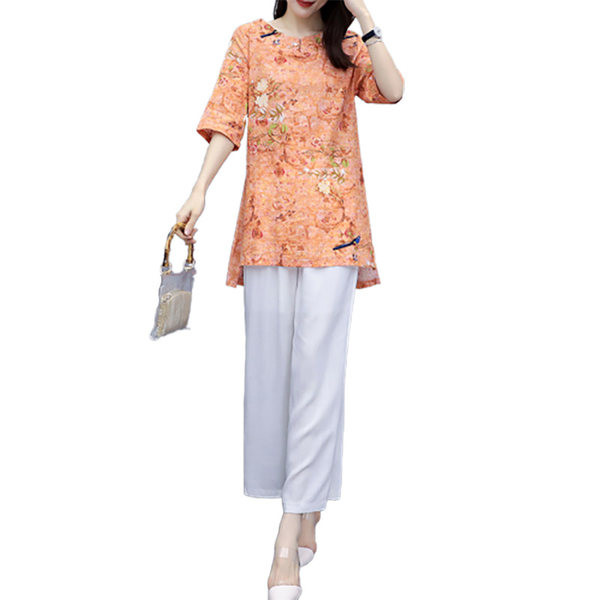 Naiste kaheosaline komplekt ovaalse kaelusega ja 3/4 varrukatega