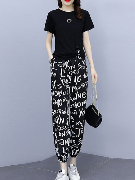 Naiste kaheosaline komplekt koos kirjaga