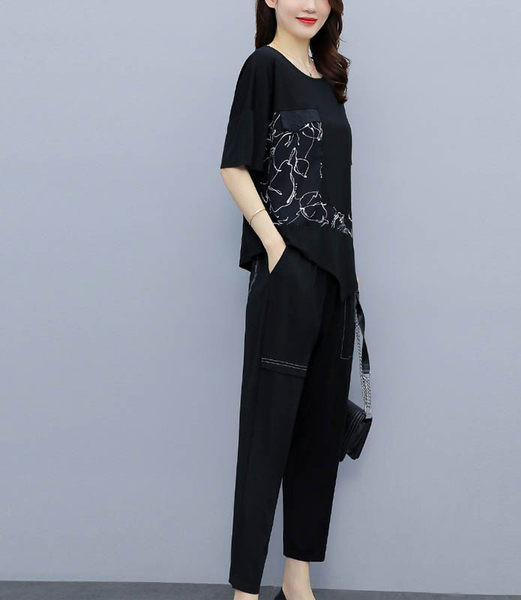 Дамски комплект в черен  цвят от две части 