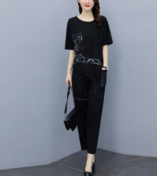 Дамски комплект в черен  цвят от две части 