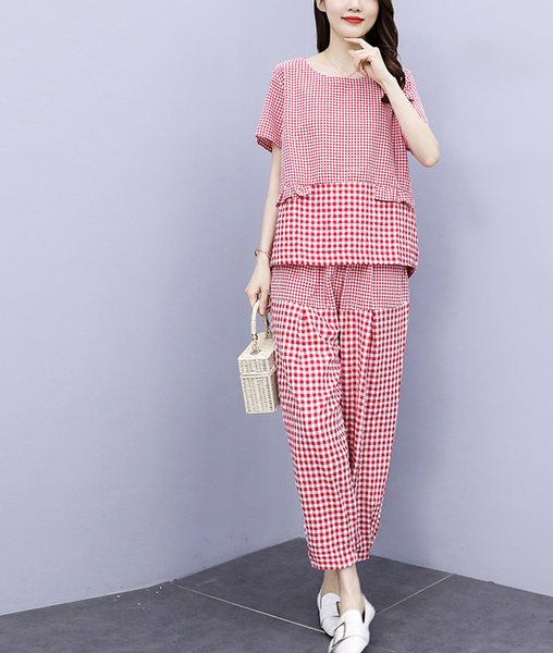 Naiste igapäevane komplekt kahest osast - pluus ja püksid