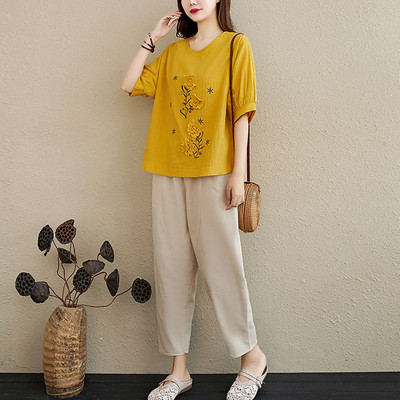 Καθημερινό γυναικείο σετ  - μπλούζα με κέντημα