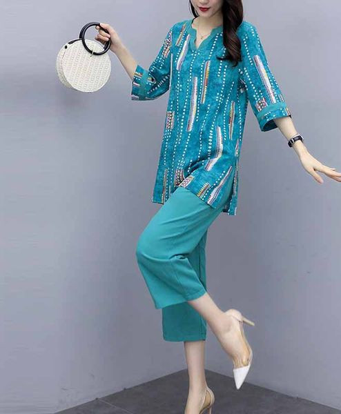 Ženski komplet iz dva dijela besplatni model