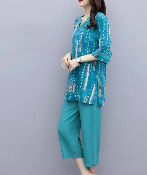 Ženski komplet iz dva dijela besplatni model