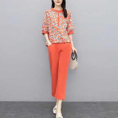 Καλοκαιρινό σετ - μπλούζα με φλοράλ μοτίβο και παντελόνι