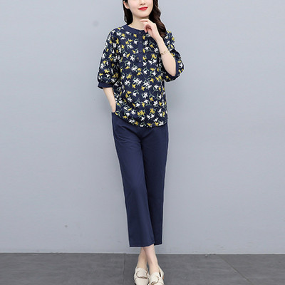 Καλοκαιρινό σετ - μπλούζα με φλοράλ μοτίβο και παντελόνι