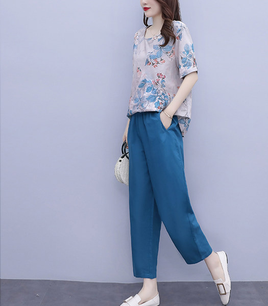 Καθημερινό γυναικείο σετ  - μπλούζα και παντελόνι