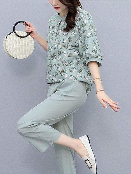 Moodne naiste komplekt - püksid ja särk