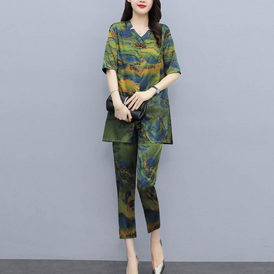 Ženski dnevni set iz dva dela sa aplikacijom