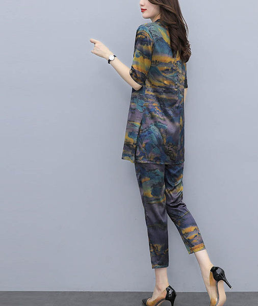 Ženski dnevni set iz dva dela sa aplikacijom