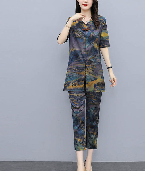 Ženski dnevni set iz dva dela sa aplikacijom