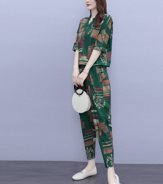 Kevadeks sobiv kahes värvitoonis naiste komplekt