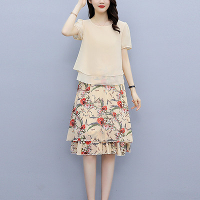 Γυναικείο σετ σε τρία χρώματα με φλοράλ μοτίβο