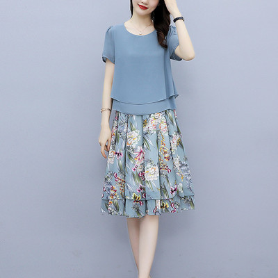 Γυναικείο σετ σε τρία χρώματα με φλοράλ μοτίβο