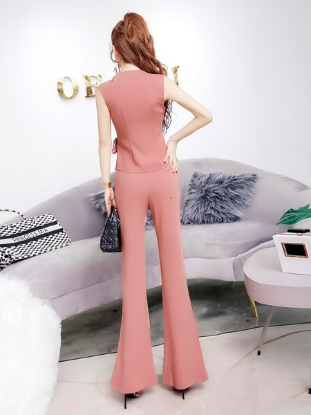 Ženski komplet u tri boje i kravate