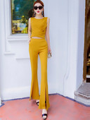 Moodne naiste komplekt kahest osast - topp ja lõhikutega püksid