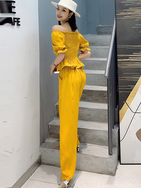 Ženski komplet dvodijelnih hlača visokog struka i bluze kratkih rukava