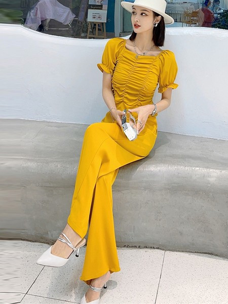 Ženski komplet dvodijelnih hlača visokog struka i bluze kratkih rukava