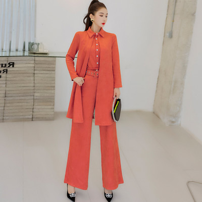 Μοντέρνο γυναικείο σετ σε τρία χρώματα