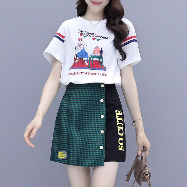 Dnevni ženski komplet iz dva dijela - majica i suknja