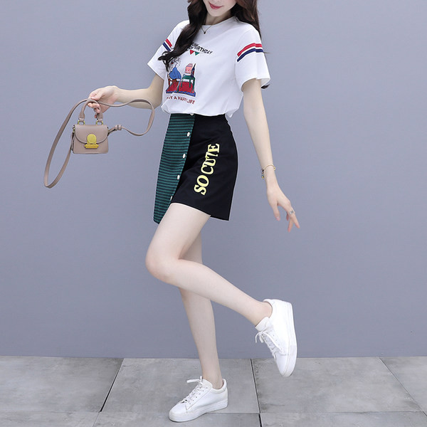 Dnevni ženski komplet iz dva dijela - majica i suknja