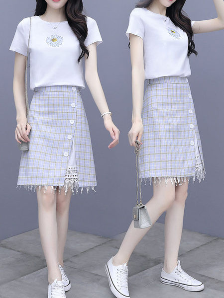 Moderan ženski komplet bluza i suknja na gumbe