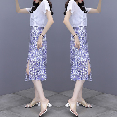 Καλοκαιρινό σετ σιφόν - μπλούζα με μαζεμένο εφέ και φλοράλ φόρεμα