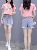 Juhuslik seeliku-pükste ja T-särgi komplekt