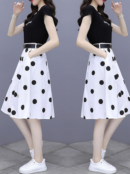 Naiste seeliku ja T-särgi komplekt kirjaga