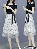 Suvine komplekt - paljaste õlgadega pluus ja lõikega tülliga seelik