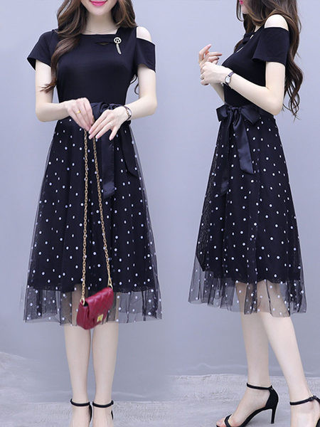 Suvine komplekt - paljaste õlgadega pluus ja lõikega tülliga seelik