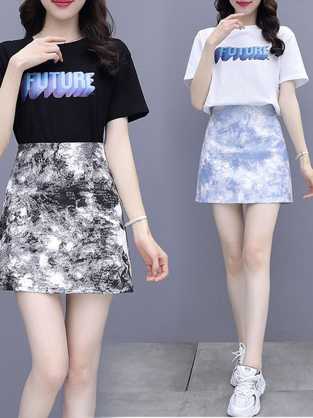 Дамски комплект от тениска и пола 