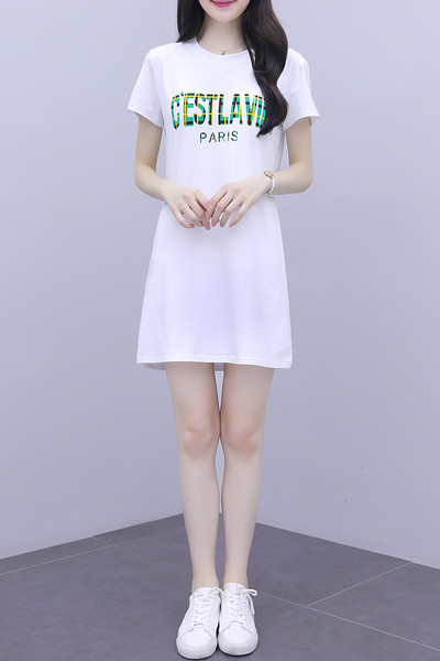 Μοντέρνο γυναικείο φόρεμα σε λευκό σε δύο μέρη