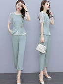 Γυναικείο μοντέρνο επίσημο σετ δύο μερών με μεταλλική διακόσμηση