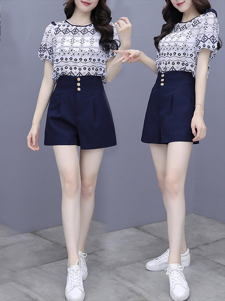Moderan ljetni set - bluza i kratke hlače s visokim strukom