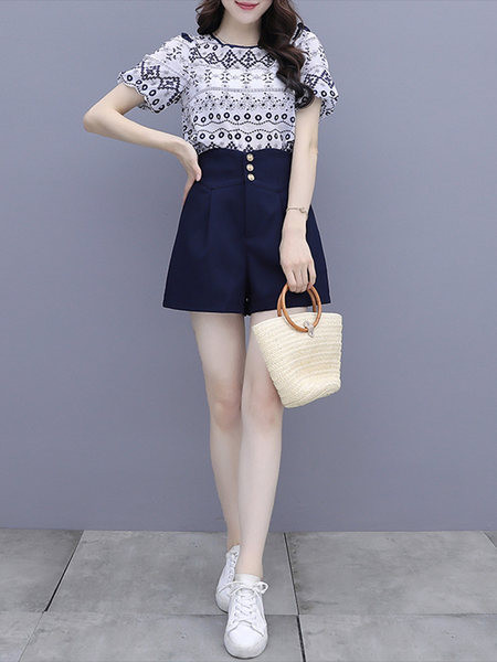 Moderan ljetni set - bluza i kratke hlače s visokim strukom