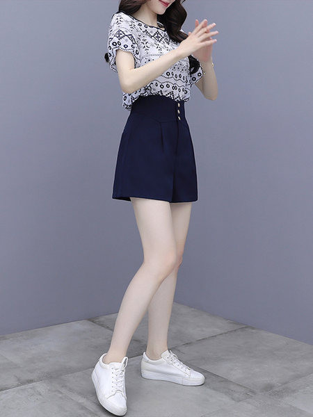 Moderan ljetni set - bluza i kratke hlače s visokim strukom