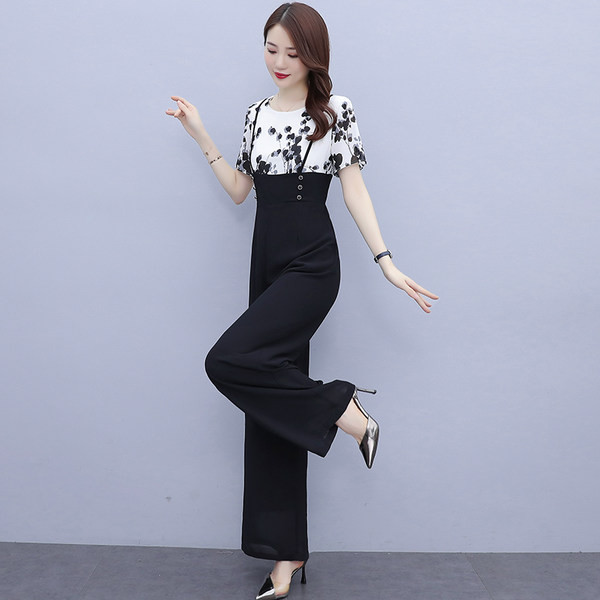 Ženski kombinezon kratkih rukava u crnoj boji